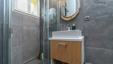 Prodej krásného zrekonstruovaného bytu 2+1 v centru Hradce Králové - Okružní ulice