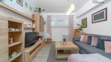 Prodej pěkných nebytových prostor - 33 m2 -  v Hradci Králové, Brožíkova ulice