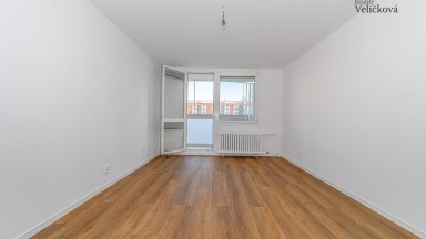 Prodej krásného, nově zrekonstruovaného družstevního bytu 3+1 v ul. M. Horákové, Hradec Králové