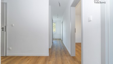 Prodej krásného, nově zrekonstruovaného družstevního bytu 3+1 v ul. M. Horákové, Hradec Králové