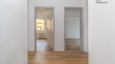 Prodej krásného, nově zrekonstruovaného družstevního bytu 3+1 v ul. M. Horákové, Hradec Králové