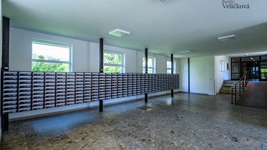 Pronájem luxusního bytu 1+kk se zasklenou lodžií v Hradci Králové - Moravské Předměstí