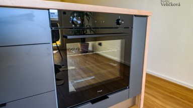 Pronájem luxusního bytu 1+kk se zasklenou lodžií v Hradci Králové - Moravské Předměstí