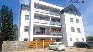 Pronájem krásného bytu 2+kk s parkovacím stáním ve Smiřicích