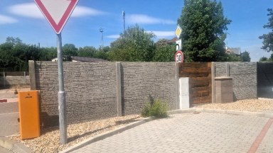 Pronájem krásného bytu 2+kk s parkovacím stáním ve Smiřicích