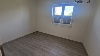 Pronájem krásného bytu 2+kk s parkovacím stáním ve Smiřicích