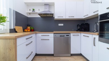 Krásný, zrekonstruovaný byt 3+1 s balkonem v Hradci Králové - Sekaninova