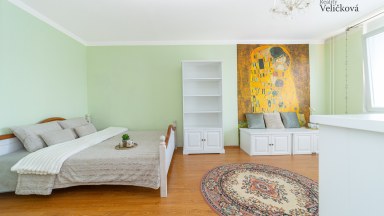 Nádherně zrekonstruovaný byt 1+1 s balkonem v Hradci Králové - Moravské Př. - ul. Pod Zámečkem