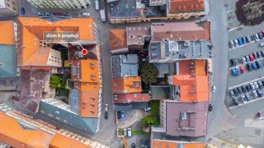 Prodej historického činžovního domu přímo na Velkém náměstí v Hradci Králové 