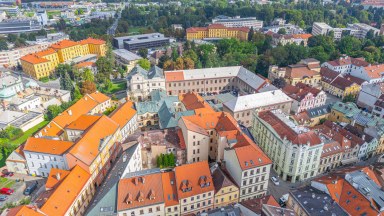 Prodej historického činžovního domu přímo na Velkém náměstí v Hradci Králové 