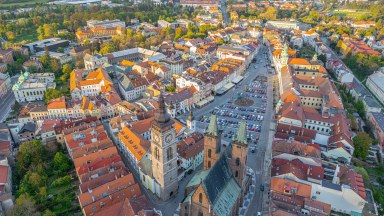 Prodej historického činžovního domu přímo na Velkém náměstí v Hradci Králové 