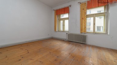 Prodej historického činžovního domu přímo na Velkém náměstí v Hradci Králové 