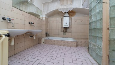 Prodej historického činžovního domu přímo na Velkém náměstí v Hradci Králové 