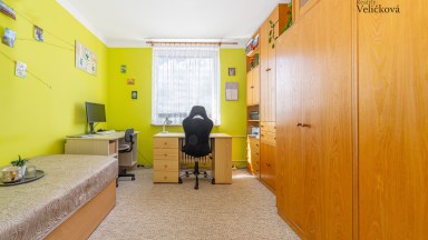 Prodej slunného bytu 3+1, 76m², s balkonem a nádherným výhledem – Náchod (Staré Město nad Metují)