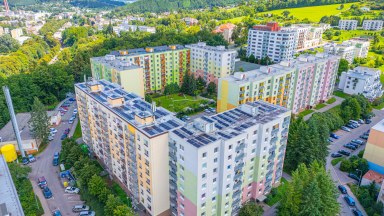 Prodej slunného bytu 3+1, 76m², s balkonem a nádherným výhledem – Náchod (Staré Město nad Metují)
