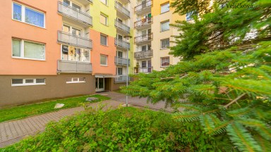 Prodej slunného bytu 3+1, 76m², s balkonem a nádherným výhledem – Náchod (Staré Město nad Metují)