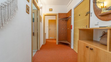 Prodej slunného bytu 3+1, 76m², s balkonem a nádherným výhledem – Náchod (Staré Město nad Metují)