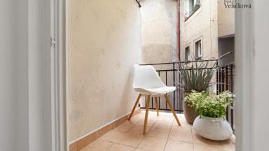 Vkusně zrekonstruovaný byt 3+kk v centru města Hradce Králové s možností využívání zahrady ve dvoře
