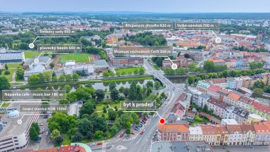 Vkusně zrekonstruovaný byt 3+kk v centru města Hradce Králové s možností využívání zahrady ve dvoře