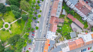 Vkusně zrekonstruovaný byt 3+kk v centru města Hradce Králové s možností využívání zahrady ve dvoře