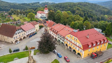 Prodej historického činžovního domu v úpatí krkonošského národního parku 