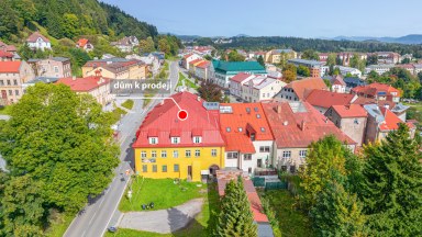 Prodej historického činžovního domu v úpatí krkonošského národního parku 