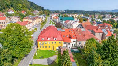 Prodej historického činžovního domu v úpatí krkonošského národního parku 
