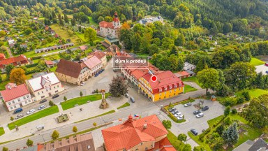Prodej historického činžovního domu v úpatí krkonošského národního parku 