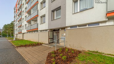 Prodej částečně zrekonstruovaného bytu 2+kk v Hradci Králové na Moravském Př. - ul. Fričova