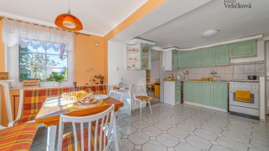 Prodej útulného rodinného domu 93 m2 k trvalému bydlení i rekreaci, s pozemkem 386 m2, Stará Skřeněř