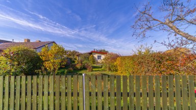 Prodej ideálního stavebního pozemku v obci Stará Skřeneř (Nový Bydžov) v klidné přírodě