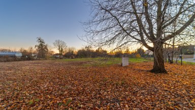 Pronájem víceúčelového komerčního pozemku – Hradec Králové