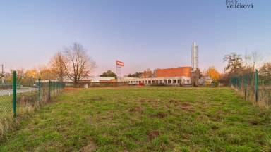 Pronájem víceúčelového komerčního pozemku – Hradec Králové