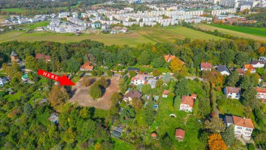 Prodej úchvatného pozemku určeného k výstavbě luxusní vily na Novém Hradci Králové, ulice Zámeček