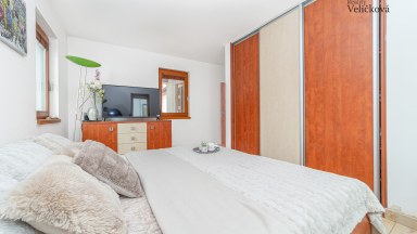 Nádherná novostavba rodinného domu 3+kk s možností přístavby až 2 pokojů, přímo u lesa ve Svinarech