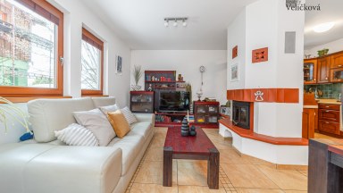 Nádherná novostavba rodinného domu 3+kk s možností přístavby až 2 pokojů, přímo u lesa ve Svinarech