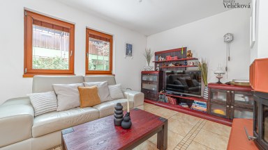 Nádherná novostavba rodinného domu 3+kk s možností přístavby až 2 pokojů, přímo u lesa ve Svinarech