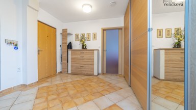 Prodej nádherného bytu 4+kk/3+1 o celkové výměře 129 m2 v Praze - Kunraticích - ul. U Zeleného ptáka