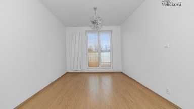 Pronájem pěkného bytu 3+kk včetně parkovacího stání v Hradci Králové- ulice K Meteoru 