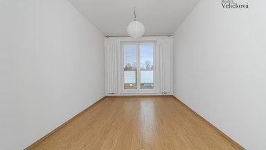 Pronájem pěkného bytu 3+kk včetně parkovacího stání v Hradci Králové- ulice K Meteoru 