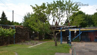 Prodej prostorného domu 5+1 v klidném místě poblíž centra Hradce Králové